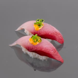 Hamachi Nigiri